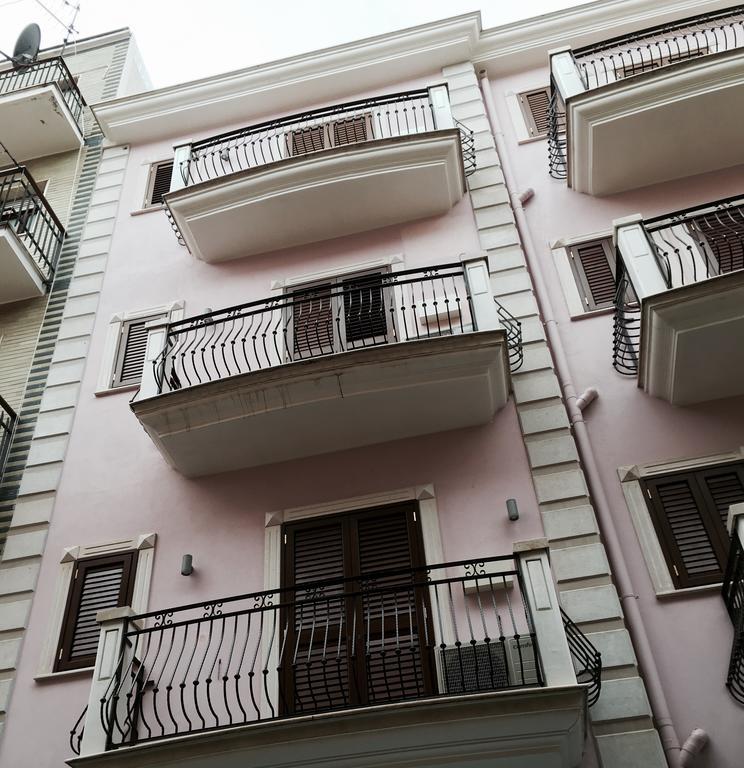 Palazzo Eliss Bed & Breakfast Margherita Di Savoia Luaran gambar