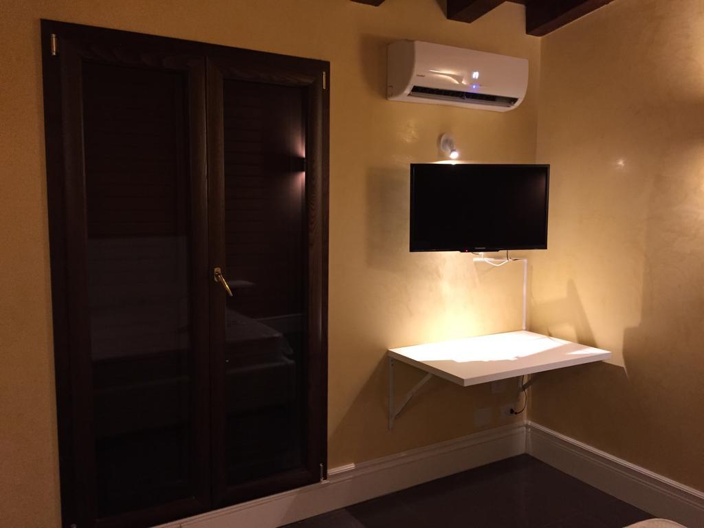 Palazzo Eliss Bed & Breakfast Margherita Di Savoia Bilik gambar